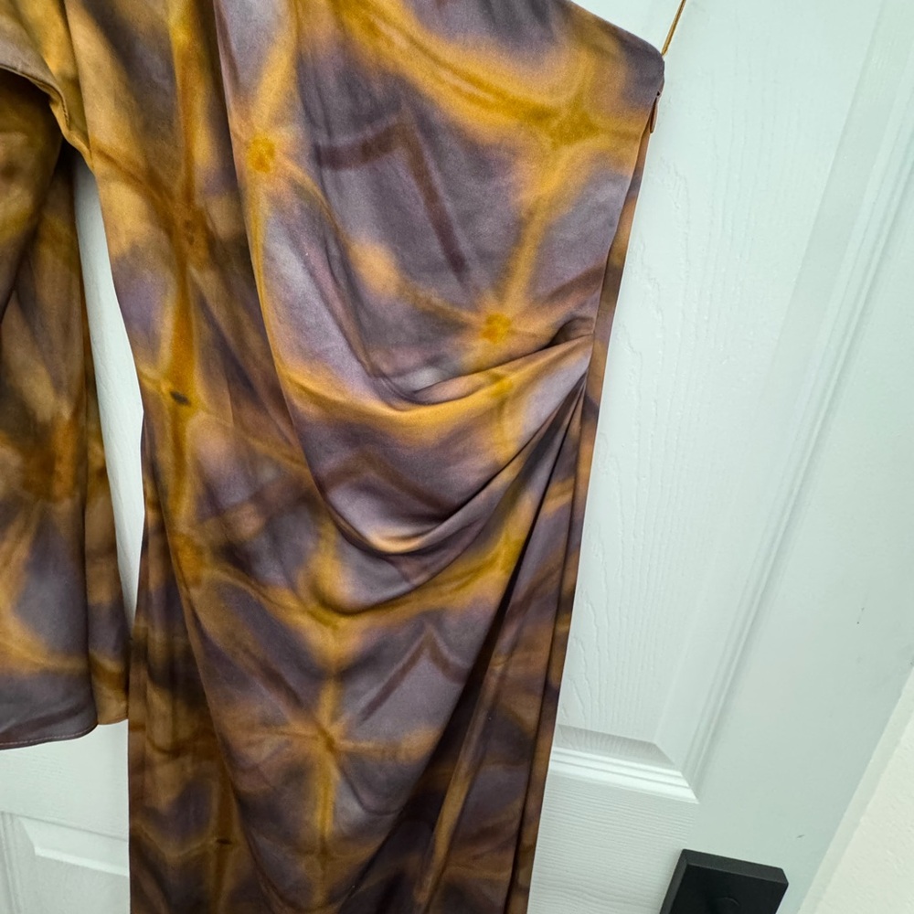 Zara One-Shoulder Dress in Gold and Purple - Picture 4 of 4